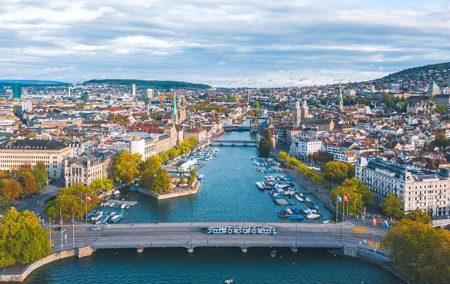 Zurich : Private Custom Walking Tour with A Guide ( Private Tour)