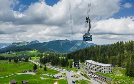 Private Swiss Chocolate, Cheese, Mountain Santis Tour with Pickup