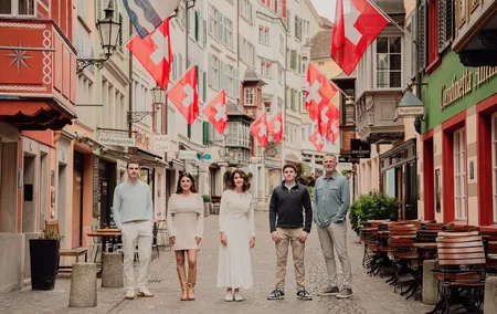 Zurich: Professional Photoshoot at the Best Spots