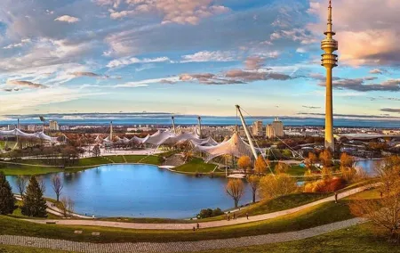 Private transfer: Zurich to Munich with a 2h of sightseeing stop