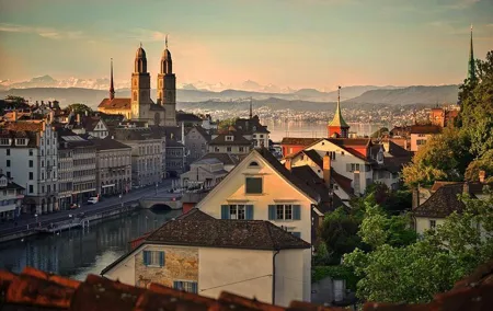 The Best of Zurich Including Panoramic Views in a Small Group Walking Tour