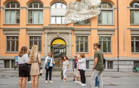 Tour of the old town with a visit to the Textile Museum