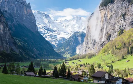 Private transfer from Zurich to Interlaken with 2h stop in Bern