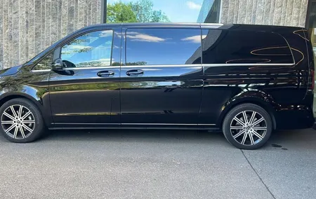 Private Transportation ZRH airport to Zurich city by Luxury Car