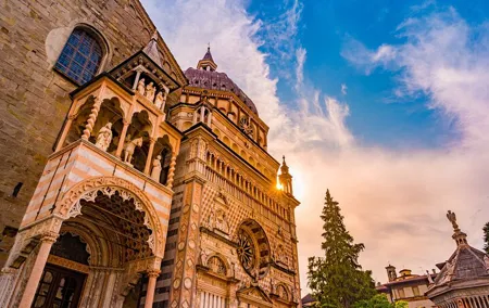 Private transfer: Zurich to Verona,2h sightseeing stop in Bergamo
