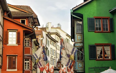 In the footsteps of Albert Einstein in Zurich with a Local