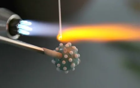 Basic course: making your own glass beads