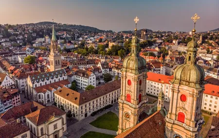Private transfer: Zurich to St. Gallen, 2h stop in Schloss Kyburg