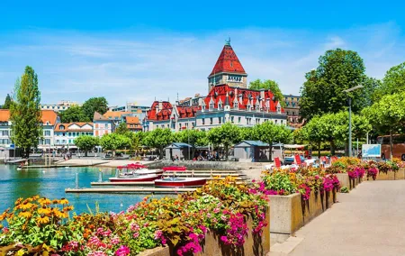 Private transfer from Zurich to Lausanne, 2h stop in Fribourg