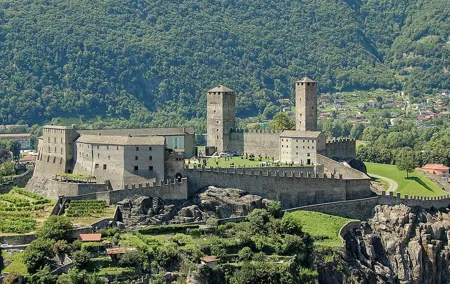 Private transfer from Zurich to Lugano, 2h stop in Bellinzona