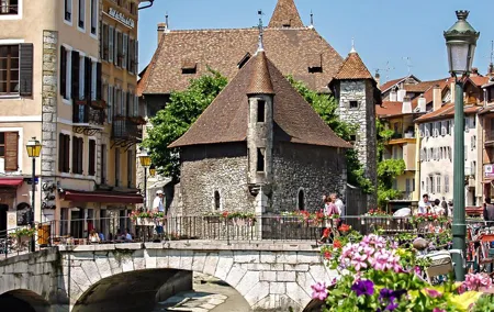 Geneva and Annecy Tour With Optional Lake Geneva Cruise