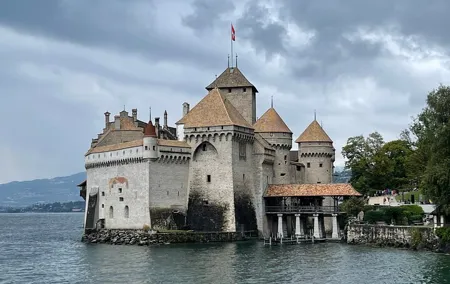 Private Excursion From Geneva to Montreux and Chillon Castle