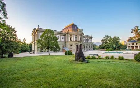Historic Geneva: Exclusive Private Tour with a Local