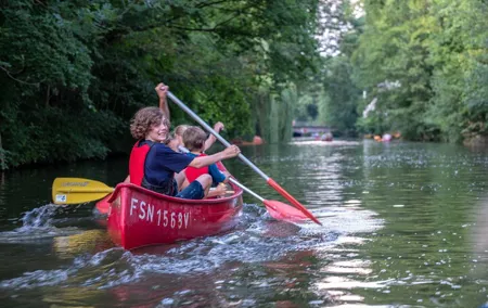 1-hour 3-seater canoe rental in Leipzig