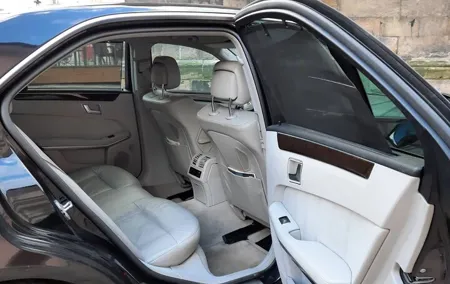 Your Private Limousine Transfer from Regensburg to Prague