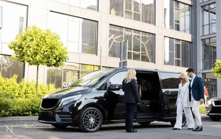 Copenhagen: Private - Airport / City Transfers & Sightseeing