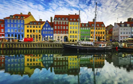 Copenhagen by Yourself 4/8h disposal by Luxury Vehicle