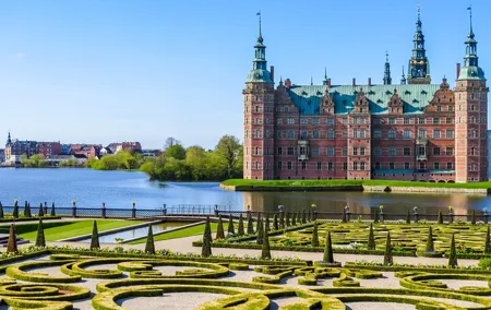 Half-Day Private Tour to Kronborg and Frederiksborg Castle