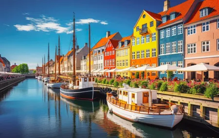 Guided Car Tour of Copenhagen City Center, Nyhavn, Palaces