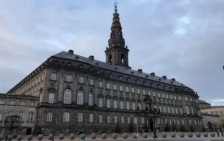 walking tour - Copenhagen and Christiansborg 3 hours