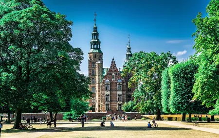 Copenhagen & Rosenborg Castle Private Walking Tour