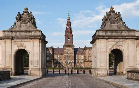 Private Tour: 4-hour Copenhagen City Tour and visit Christiansborg Palace