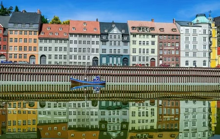 Copenhagen Highlights: 2.5 hour private bicycle tour