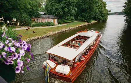 Stockholm Archipelago Tour by Classic Wooden Boat with Guide