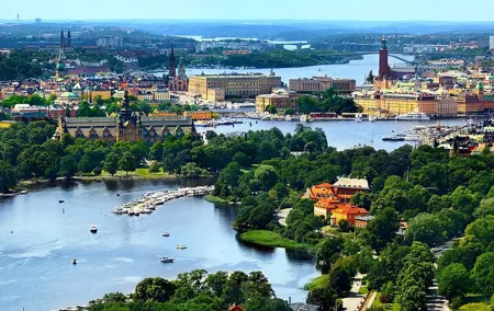 Best of Stockholm Private VIP city tour by limousine car, 6h