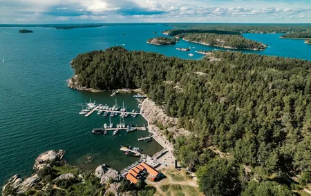 RIB Speed Boat Tour and Archipelago Island Visit (4,5h)