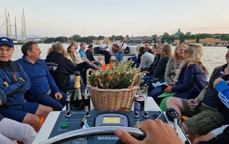 Stockholm: 2-Hour Walking Tour + 1-Hour Electric Boat Ride