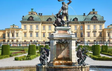 Stockholm and Drottningholm Palace: Private Full-Day Tour