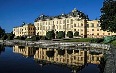 Drottningholm Palace private VIP tour by limousine car