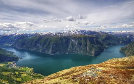 Private Full Day Trip From Oslo To Bergen with Sognefjord And Flam Railway