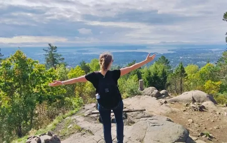 Oslo Scenic Forest Walk with Coffee and Traditional Waffles