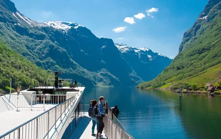 Guided tour - Viking Village, Nærøyfjord Cruise and Flåm Railway