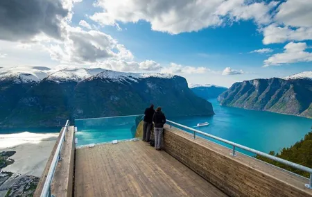 Guided Tour To Nærøyfjorden, Flåm And Stegastein - Viewpoint Cruise