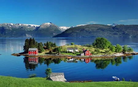Scenic Hardanger -Fjord, waterfalls, orchards - Bus tour