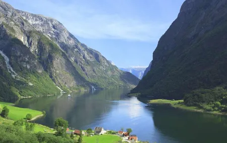 Private guided tour to Oslo - Nærøyfjord Cruise & Flåm Railway