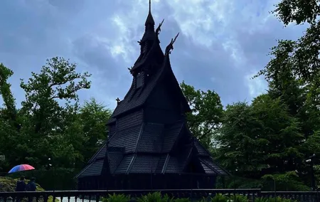 Bergen with a Local. Culture, mountain views, and Stave Church