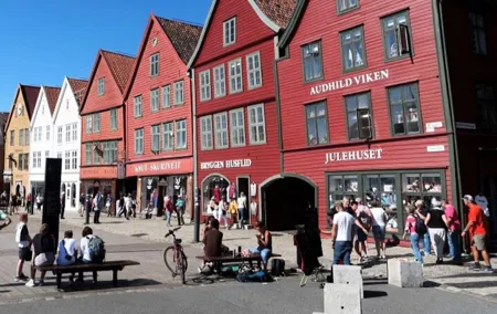 Pocket Bergen A Self-guided Tour to the Unesco Site of Bryggen