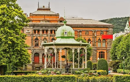 Bergen's Landmarks and History: A Self-Guided Audio Tour