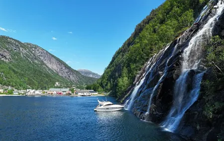 Private cruise - Fjord and waterfalls cruise to Modal- Mostraumen