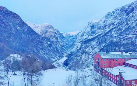 PRIVATE GUIDED TOUR: Highlights of Norway – Trip to the Sognefjord – WINTER