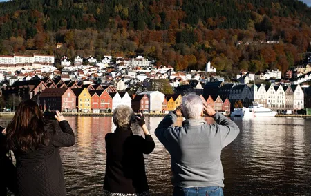Bergen: Guided Tour by Minibus with Local Guide & Photostops