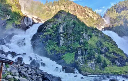 SEVEN WATERFALLS TOUR: Private roundtrip to the Hardanger Fjord, 12 hours