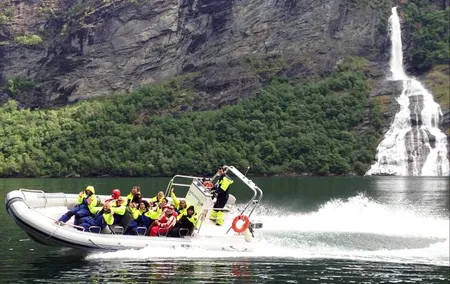 Private Day Tour to Flåm, incl RIB Sognefjord Safari Flåm Railway