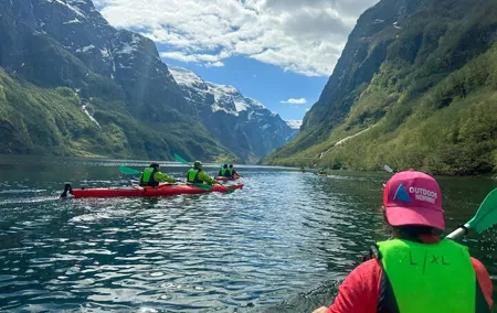 Vossevangen: Nærøyfjord Full-Day Guided Kayaking Trip