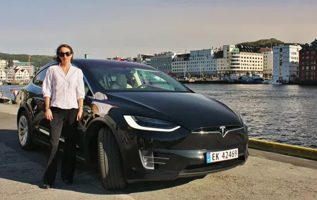 TRANSFER, LUXURY CAR 1-3 PAX: Bergen city transfer