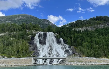 1 night Hardangerfjord Private Fjord-cruise